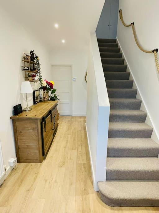 Rooms In A Beautiful House With Free On St Parking Brighton Eksteriør bilde